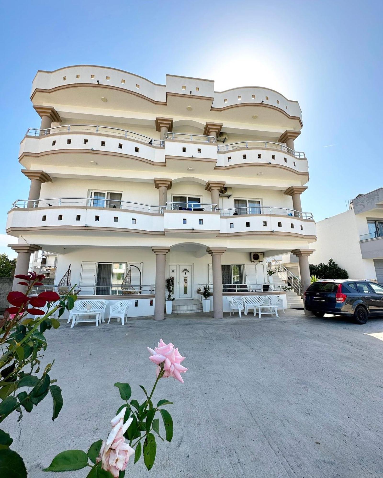 Apartmens Xhenis Lux Ulcinj Exterior photo