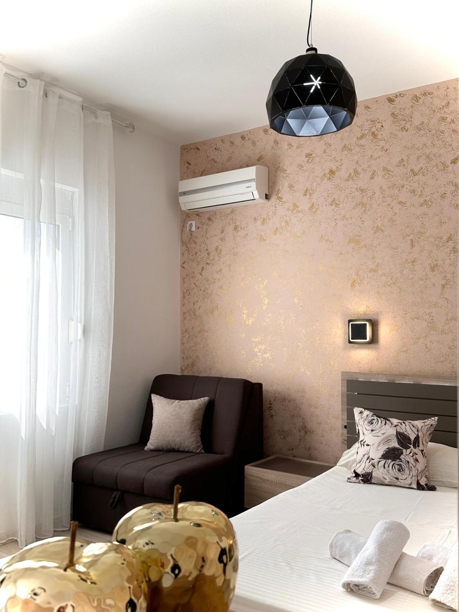 Apartmens Xhenis Lux Ulcinj Exterior photo