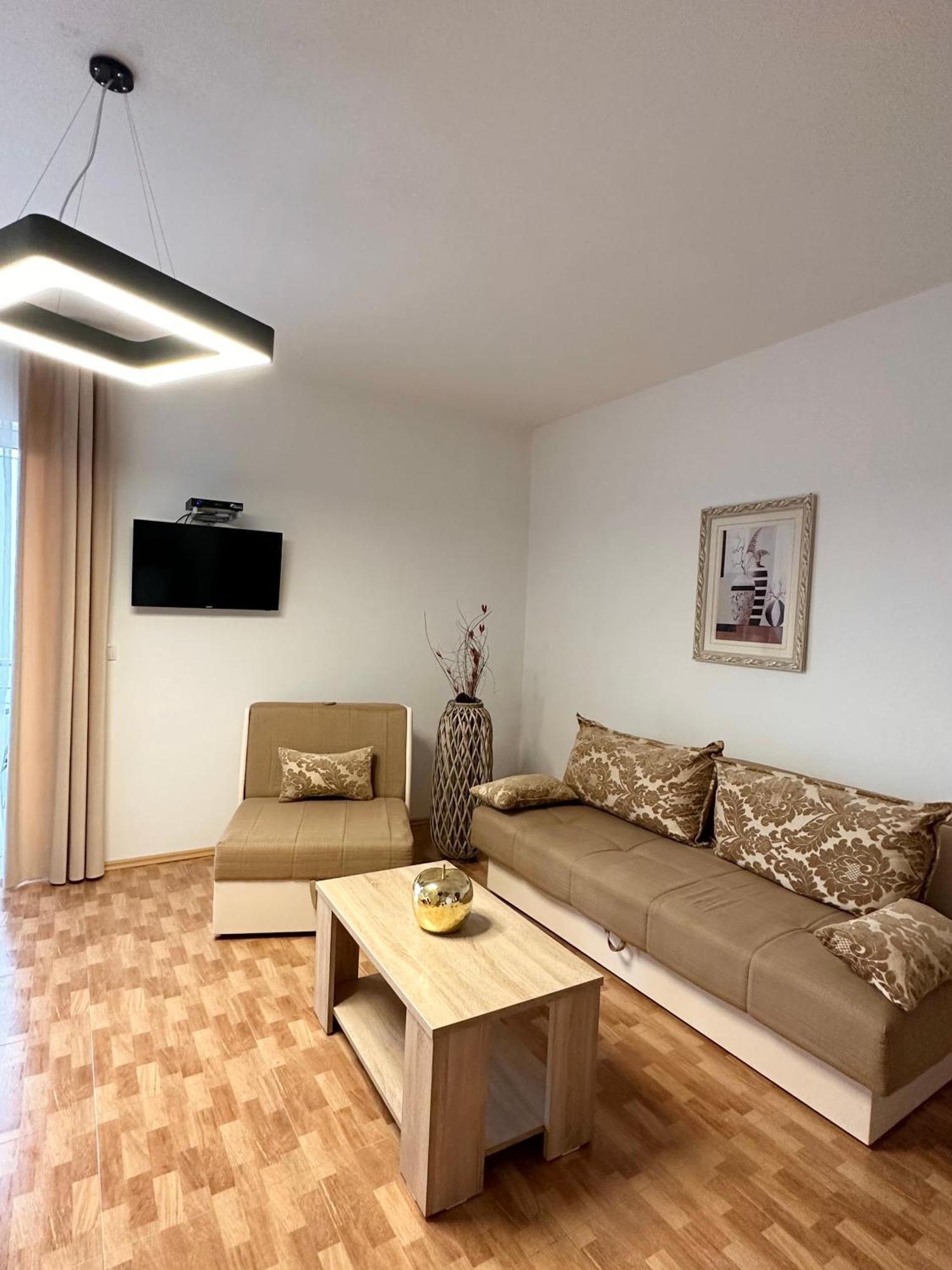 Apartmens Xhenis Lux Ulcinj Exterior photo
