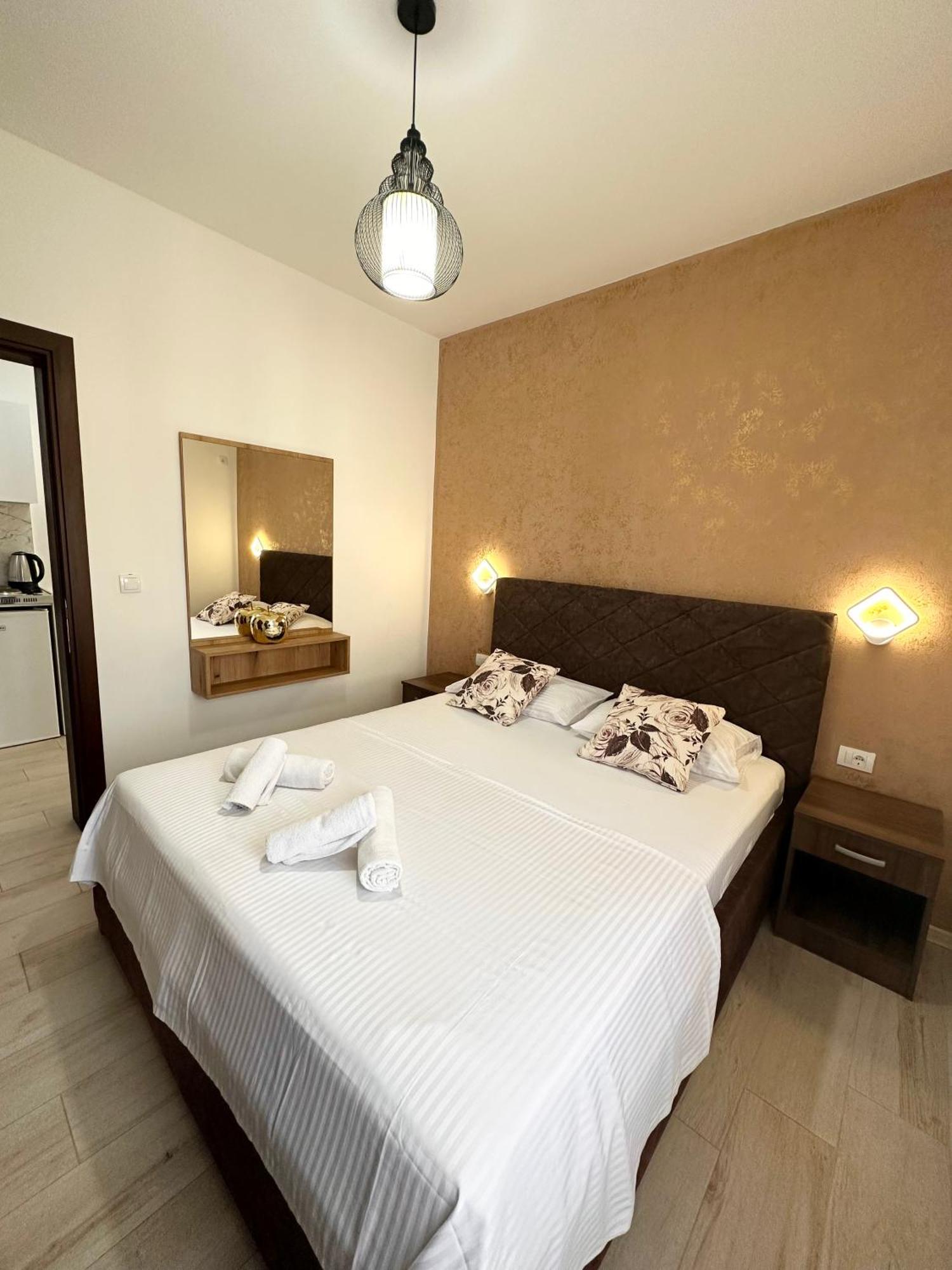 Apartmens Xhenis Lux Ulcinj Exterior photo